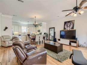 Gorgeous Home in the Washington Avenue Houston Heights Location